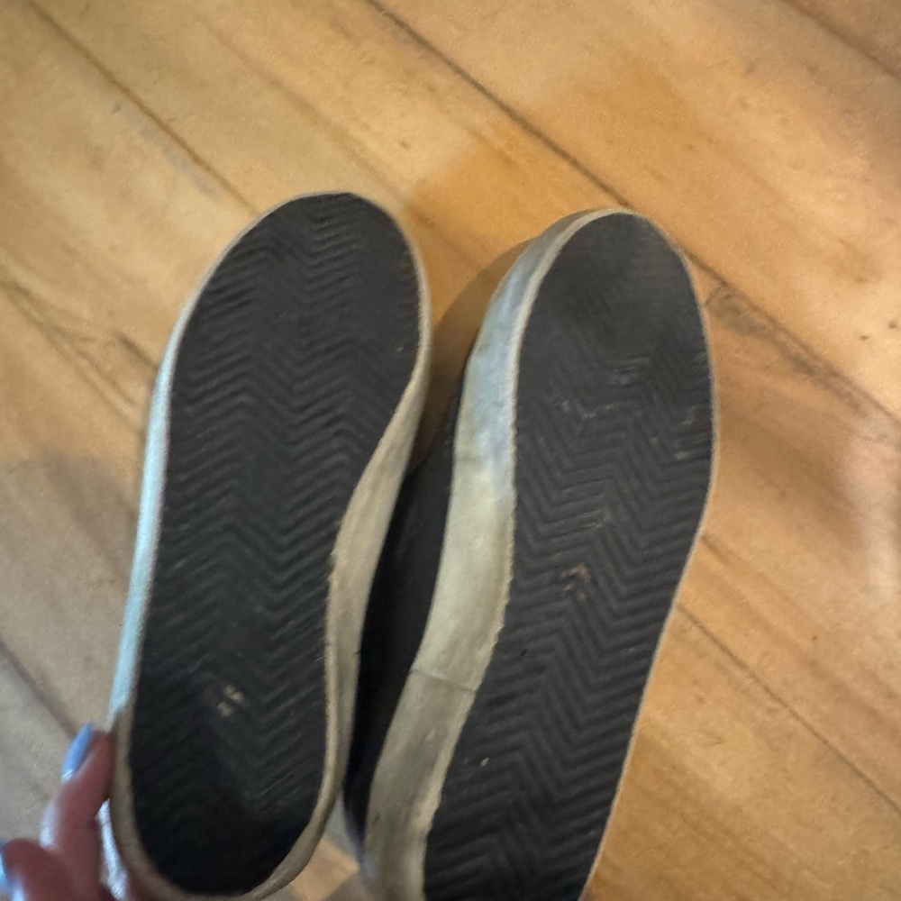 Golden Goose Black and White Retro Sneakers - Picture 5 of 5